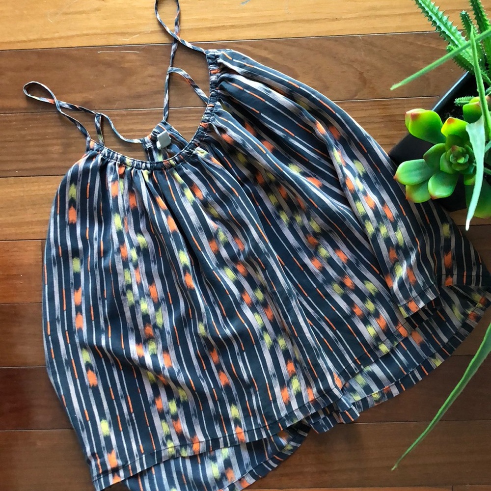 🌟 UO Ecote silk top - Picture 1 of 6